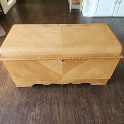 Lane Altavista Cedar Chest