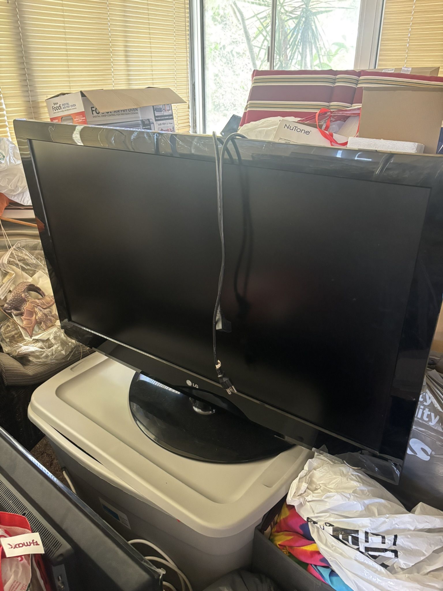 LG TV , No Remote