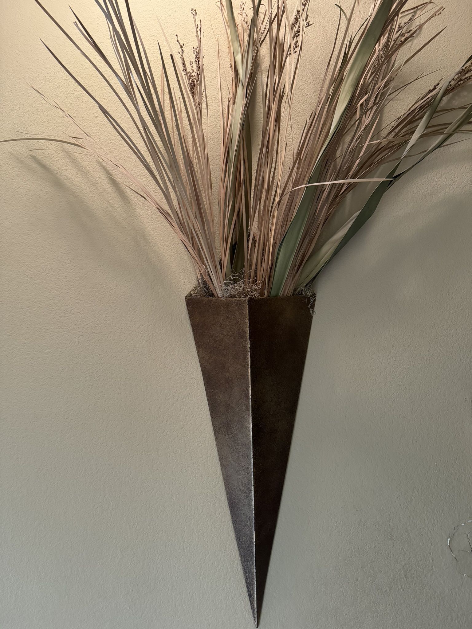 Wall Decoration - Dried Or Fake Plant Holder