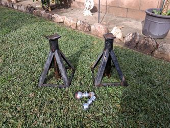 Cars Jacks Plus Tow Hitch 🛡