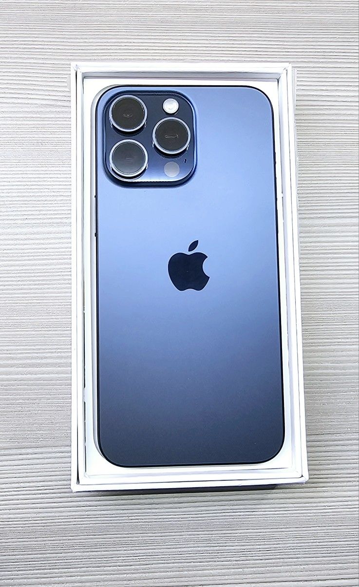 Iphone 16 Pro Max 256gb Unlocked, FREE Smartwach/ Headphones. Pay $1 Today Rest in payments. NO CREDIT NEEDED FINANCING