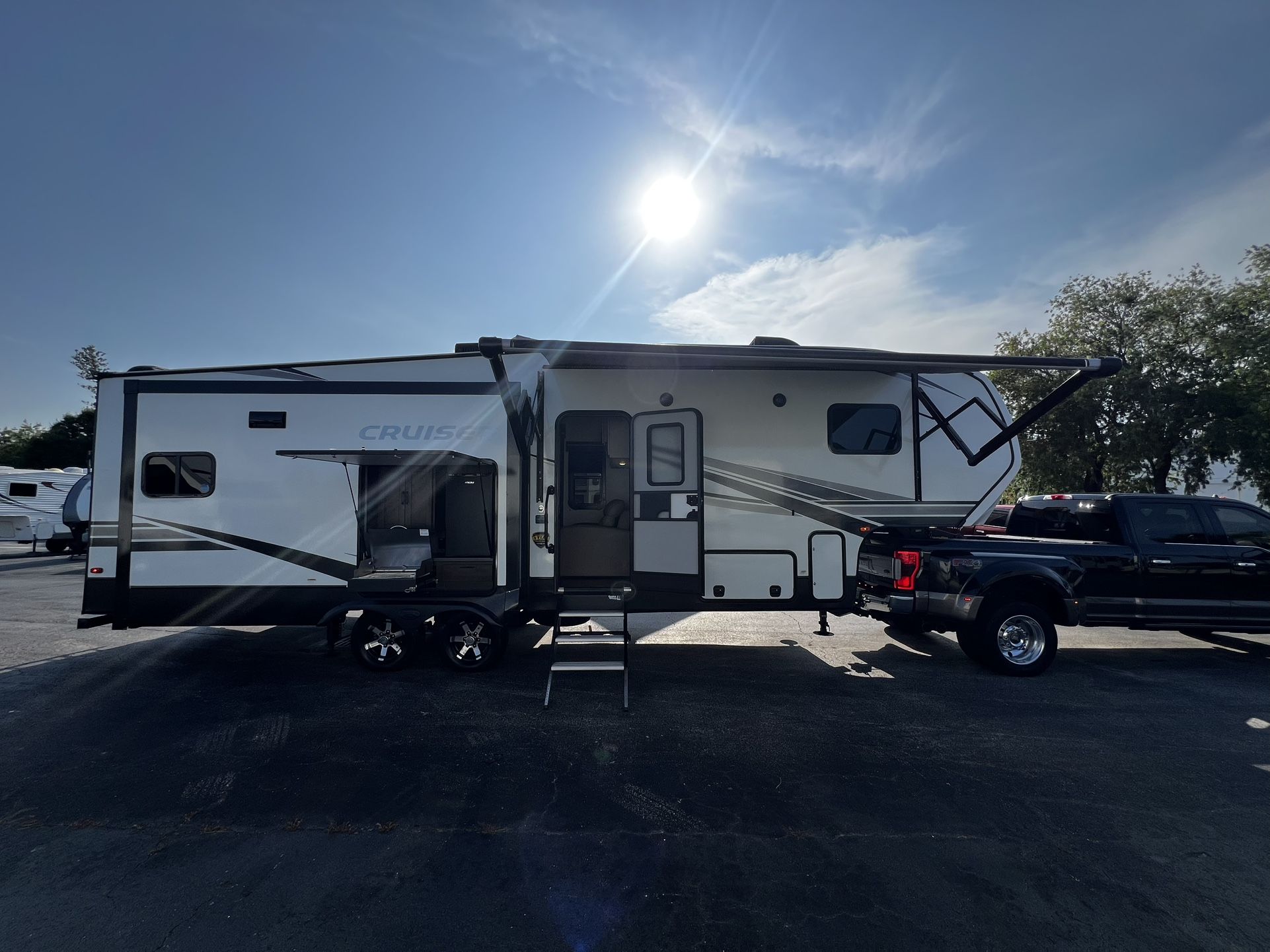 2021 Crosssroads Cruiser 28RD