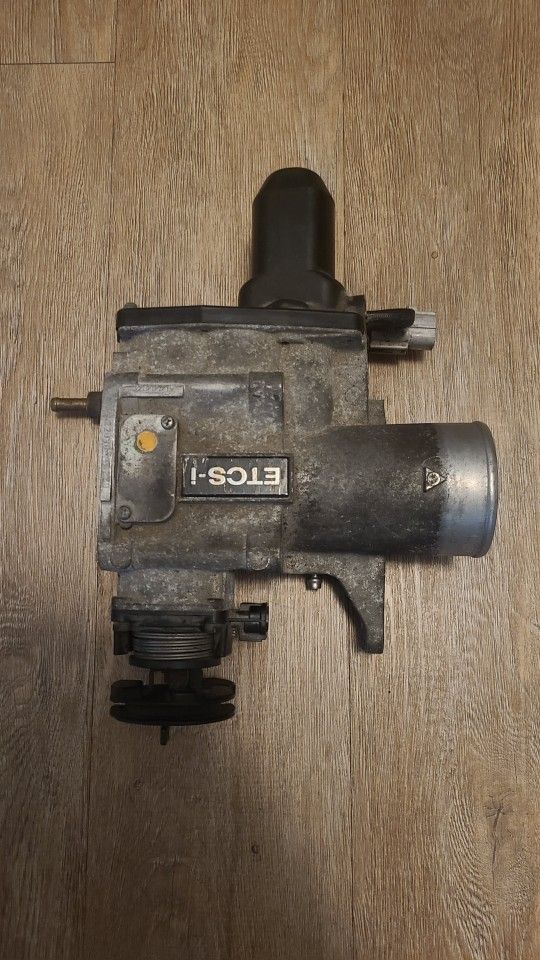 Lexus IS300 Throttle Body