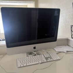 Apple Mac OS El Capita Desk Top Computer