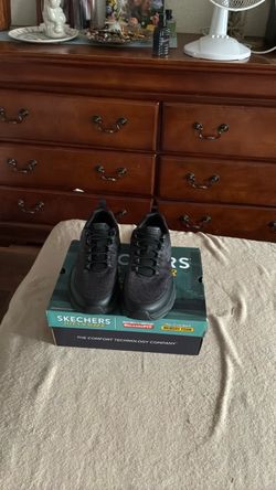 Skechers delux size 9 1/2