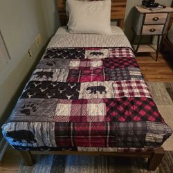 Twin Bed Set w/ Mattress & Quilt