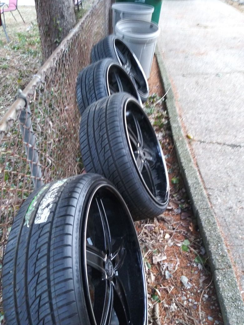 Brand new black 24 five lug trade for a nice slider