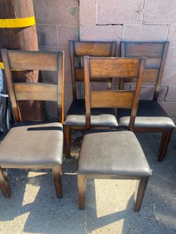 Free Kitchen Table/Chairs