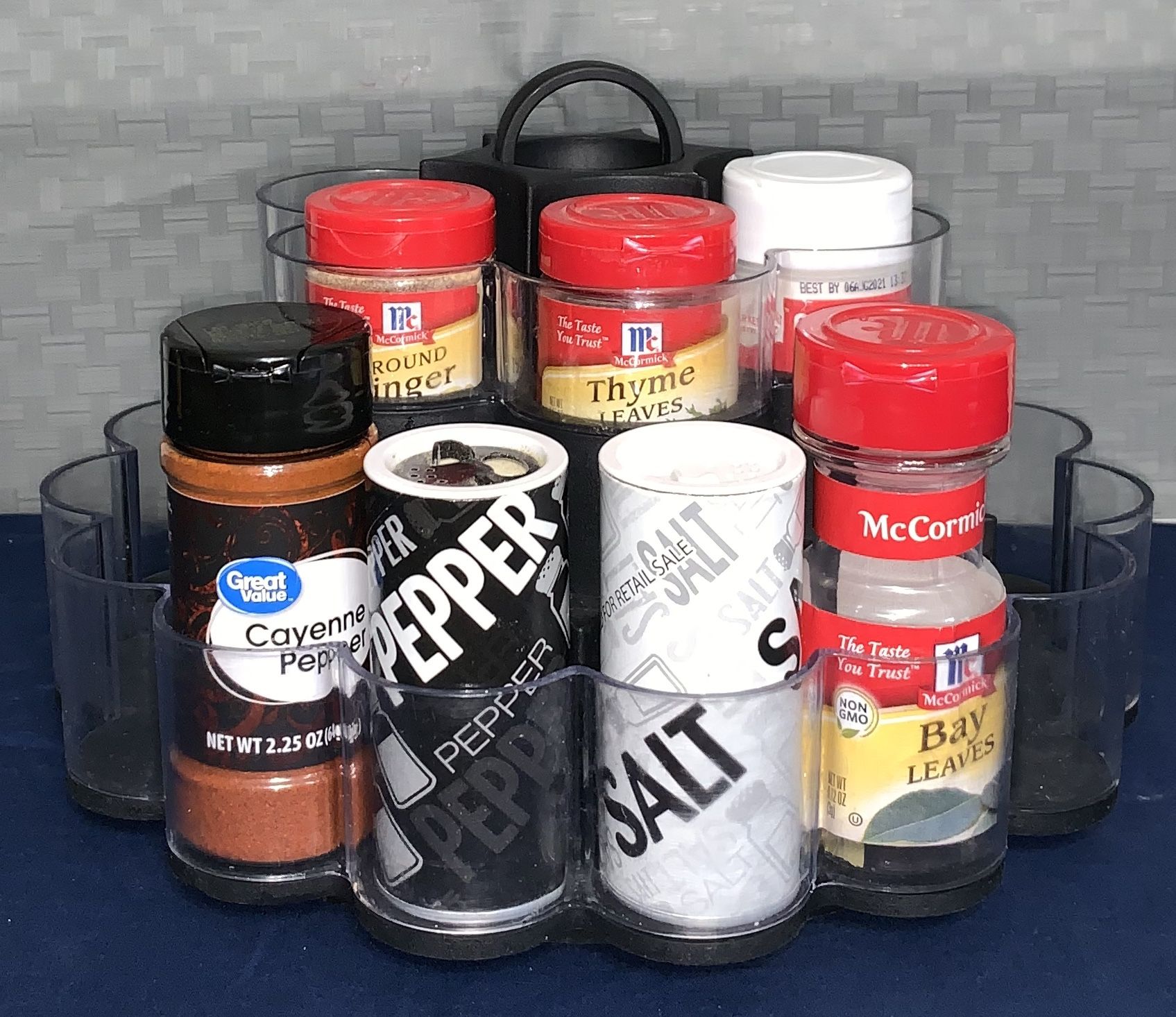 The Pampered Chef Spice Turnabout Rack Carousel Black