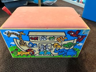 Kids storage/seat