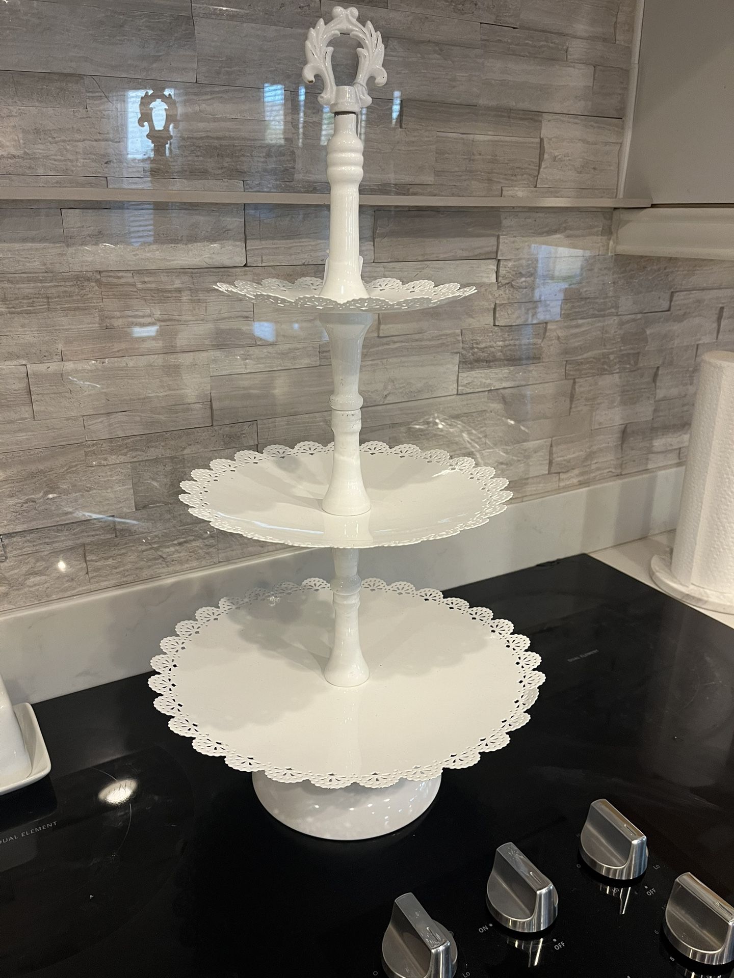 Metal Metal Scalloped Edged Three Tiered White Dessert Stand