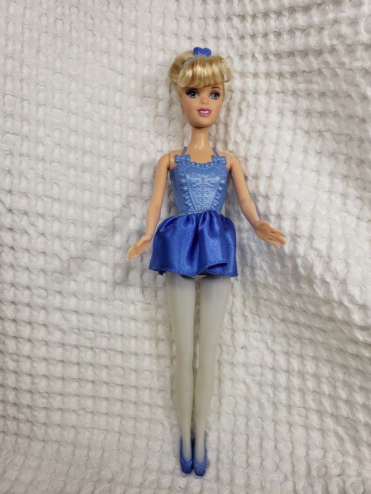 Disney princess doll 11" . Good condition