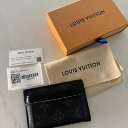 Men’s Louis Vuitton Wallet.  Like New 