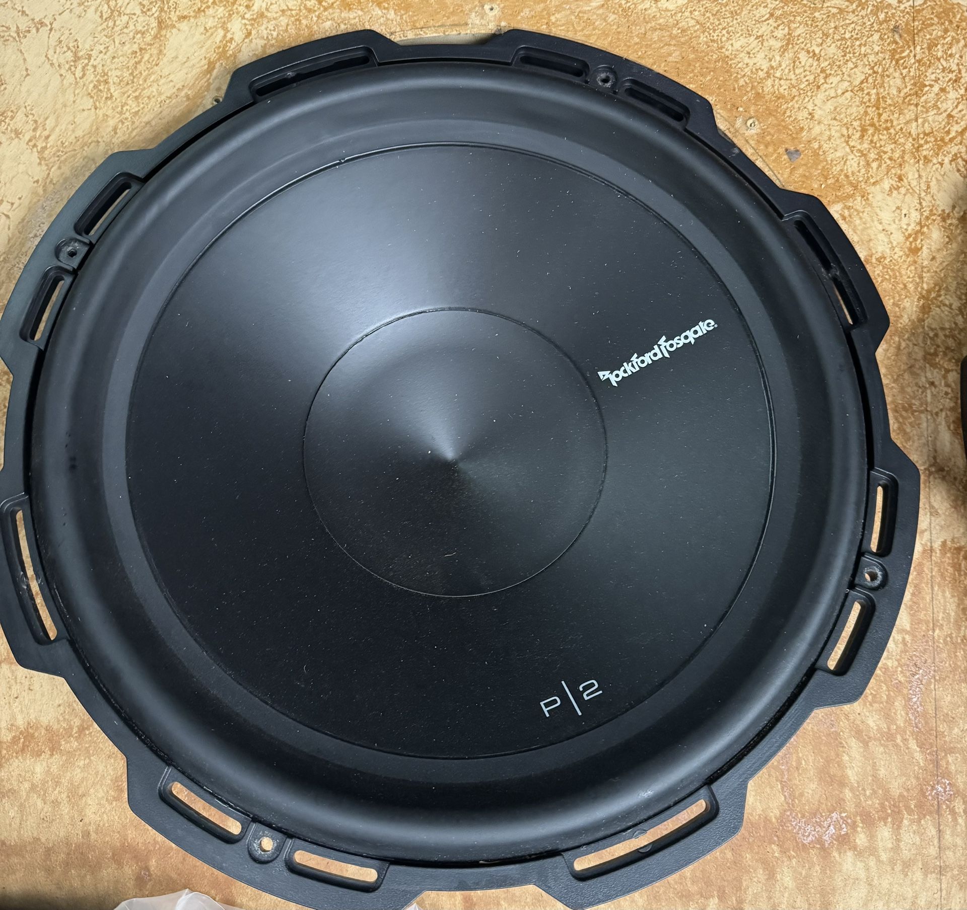 2 Rockford Fosgate 15s
