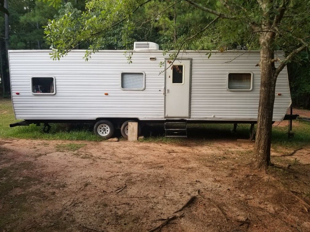 28 foot camper with small trailer for Sale in Conyers, GA - OfferUp