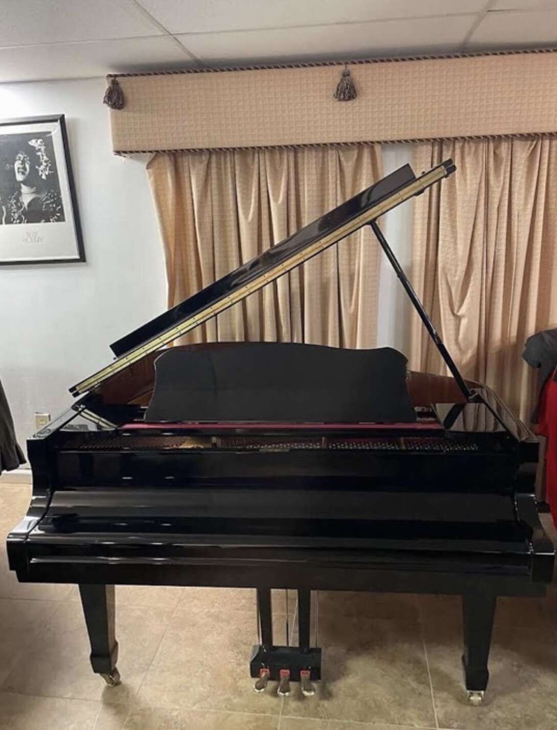 Baby grand piano Bergmann With Beautiful Design,TG-150, 4’11” In Excellent Condition Going For Free