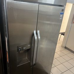 Lg refrigerator  42”  side by side stainless steel 2023