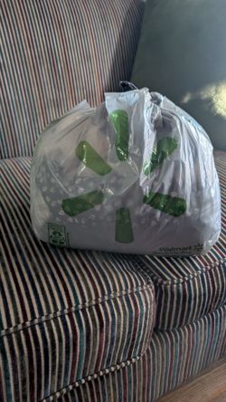 Small bag filled with 10 pairs of skirts and 3 pairs of denim shorts + 1 pair of Nike Pros | All clothes XS