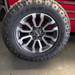 GMC Sierra At4 Wheel And Tire 