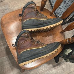 Nike ACG duck Toe Hiking Boot Size 8.5 