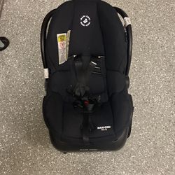 Maxi-Cosi Mico 30 infant car seat with base  Rear-facing