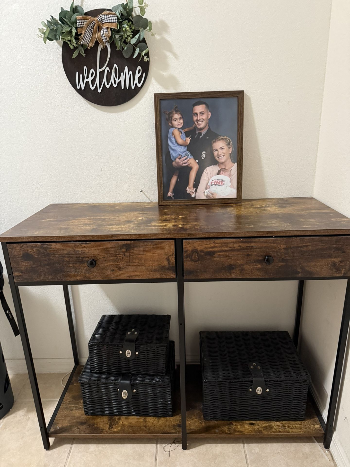 Entry Way Table And Futon