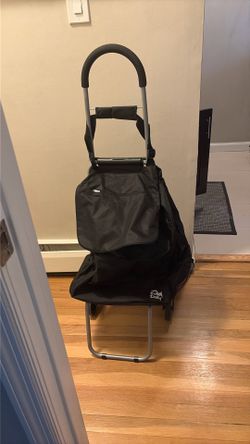 Carrito Para Compras Con Buenas Llantas De Soporte