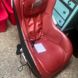 Massage chair with stereo AUX