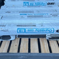 Roof Shingles NEW !! 275 Obo 