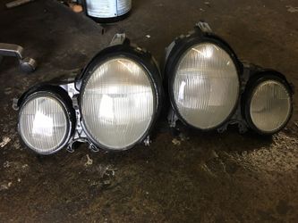 1999-2003 Mercedez headlights R\L used