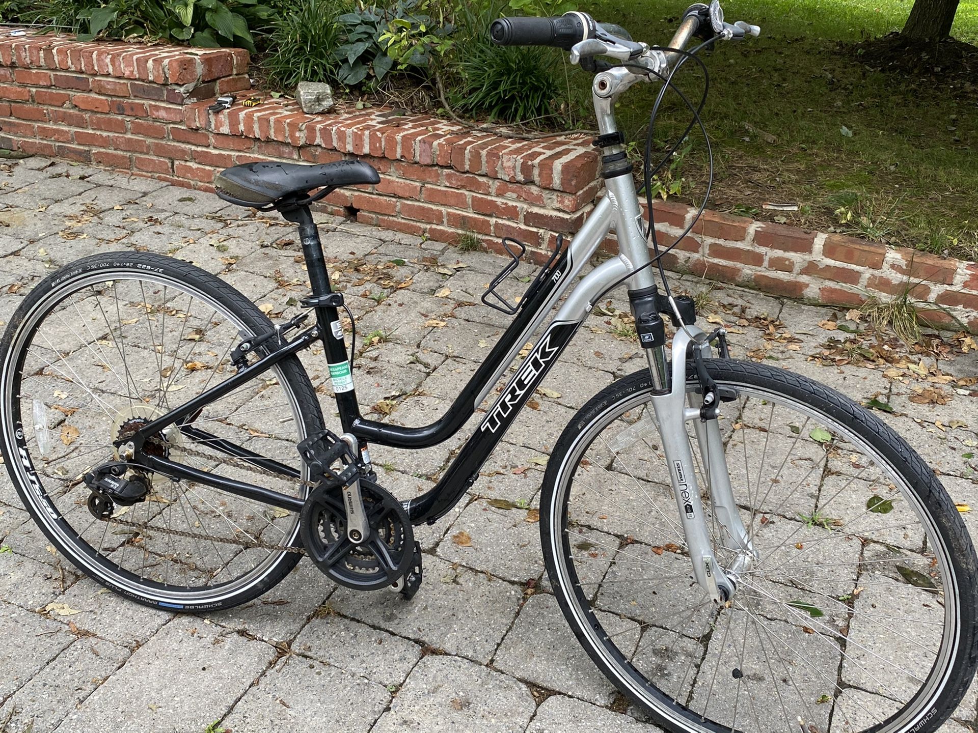 medium trek 7.1 hybrid bike Unisex comfort