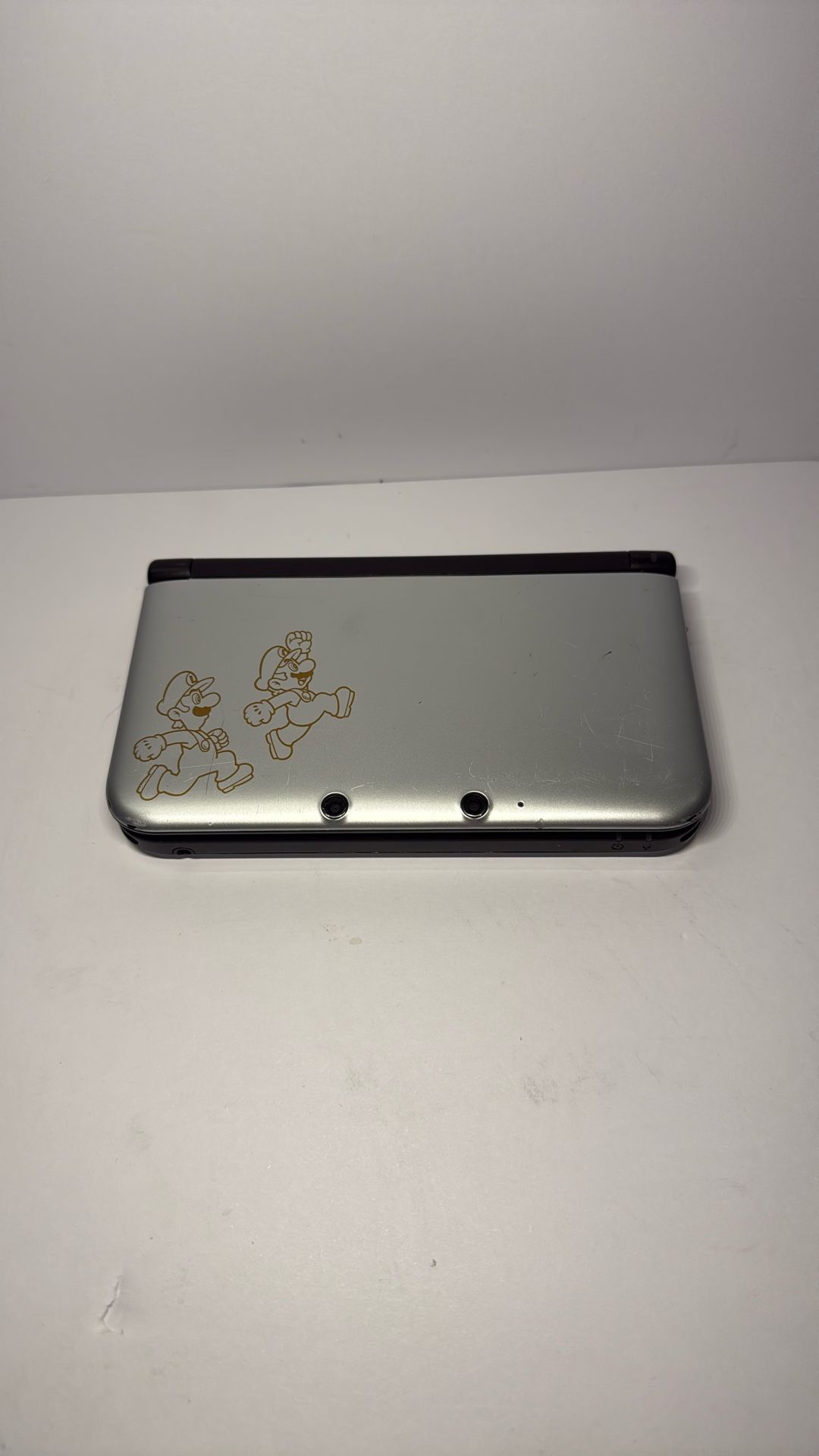 Nintendo 3DS  XL Year Of Luigi