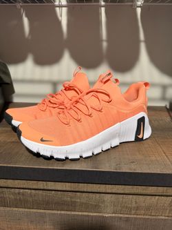 Nike sneakers new