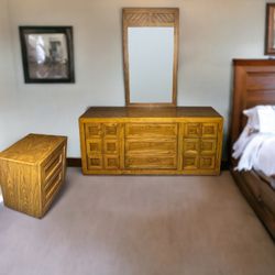 Vintage Thomasville Huntly Brown Oak Dresser w/ Mirror & Nightstand