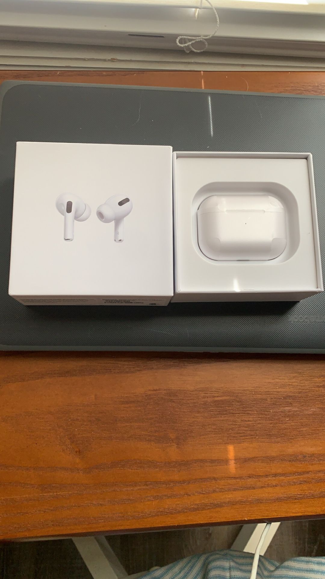AirPod Pro W/magsafe Charging Case ( BEST OFFER!)