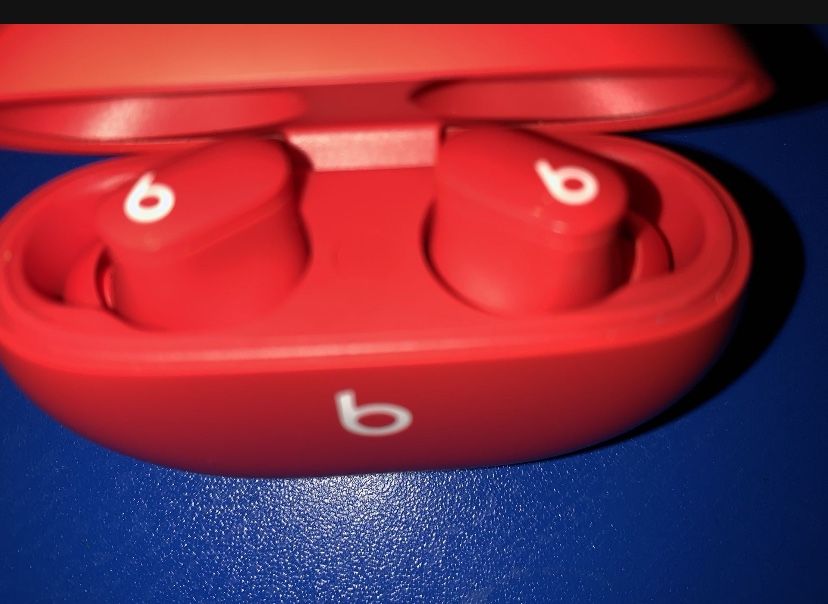 Beats Air Pods New Noise Cancelling Edition  Like New