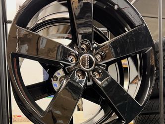 22” Range Rover Limited Edition Defender wheel —-$795 wheel exchange New 5x120mm