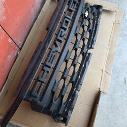 22-26 Chevy Silverado Grille Oem