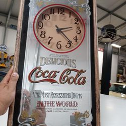 Vintage Coca cola Clock. Battery Operated 
