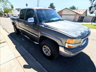 2000 GMC Sierra SLE 2WD