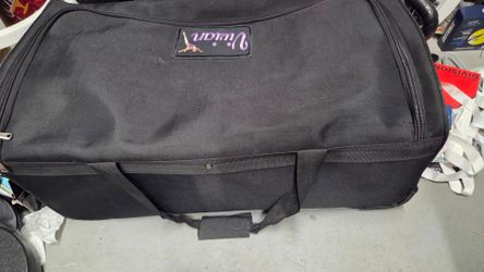 Rolling dance bag
