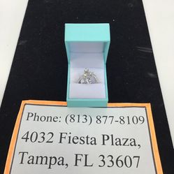 Lady’s Ring With Diamonds