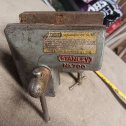 Vintage Stanley 700 Vise