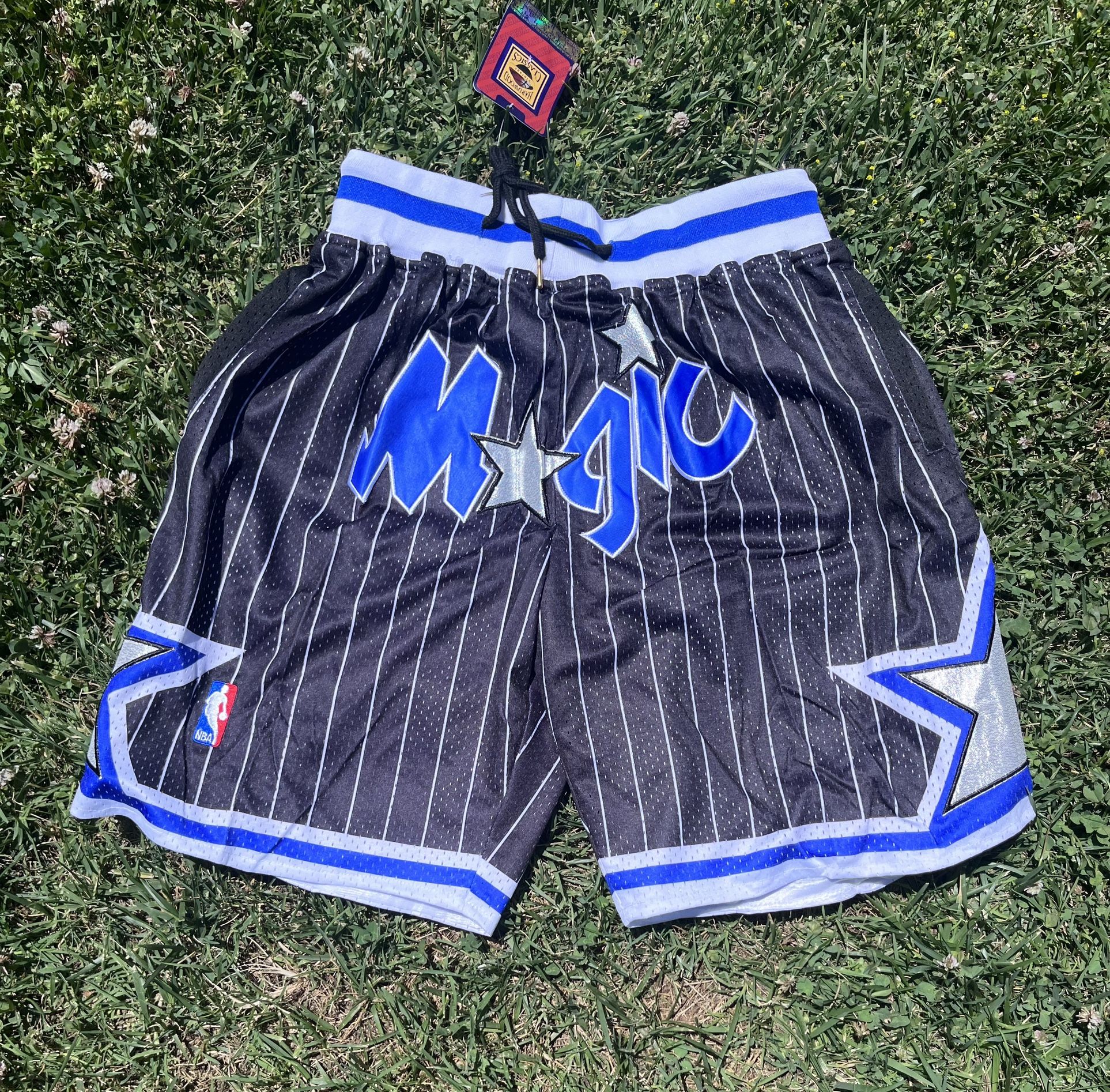 Magic Raptors XL shorts 