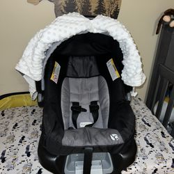 Baby Trends Infant Car Seat with 2 car seat covers