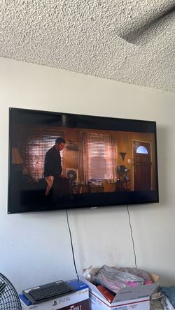 55-inch 1080p edge-lit LED Smart HDTV