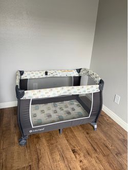 Bassinet and changing table mobile