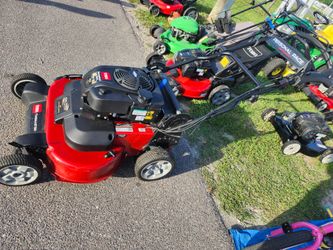 Toro TimeMaster with Personal Pace 30-in Gas Self-propelled lawn mower with 223-cc Briggs and Stratton Engine