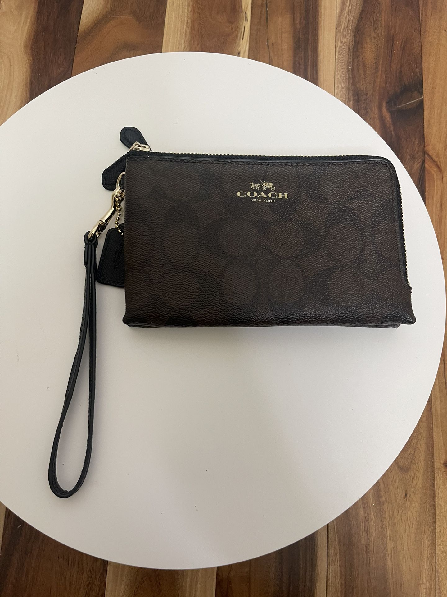 Coach F64131 Double Corner Zip Wristler Wallet PREOWNED (Brown) - W54