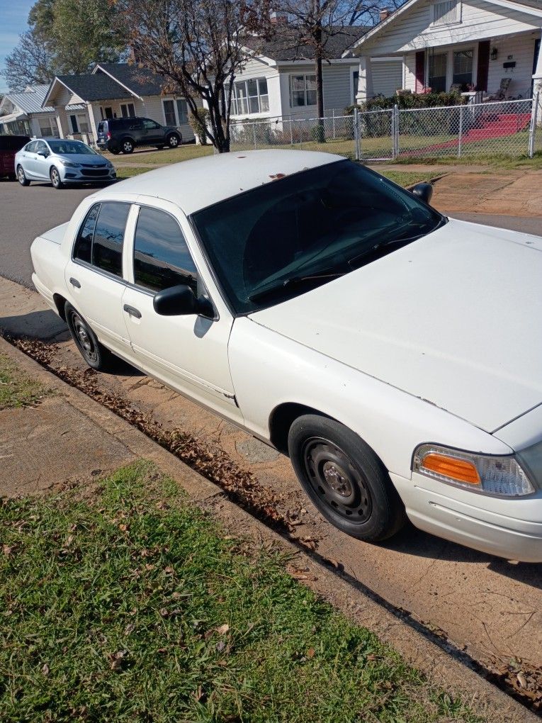 Ford Crown Victoria